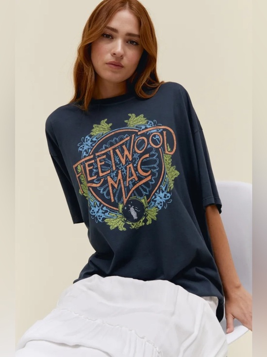 Daydreamer Tops - NEW Daydreamer Fleetwood Mac Flower Crest OS Tee ~ Vintage Black ~ SOLD OUT